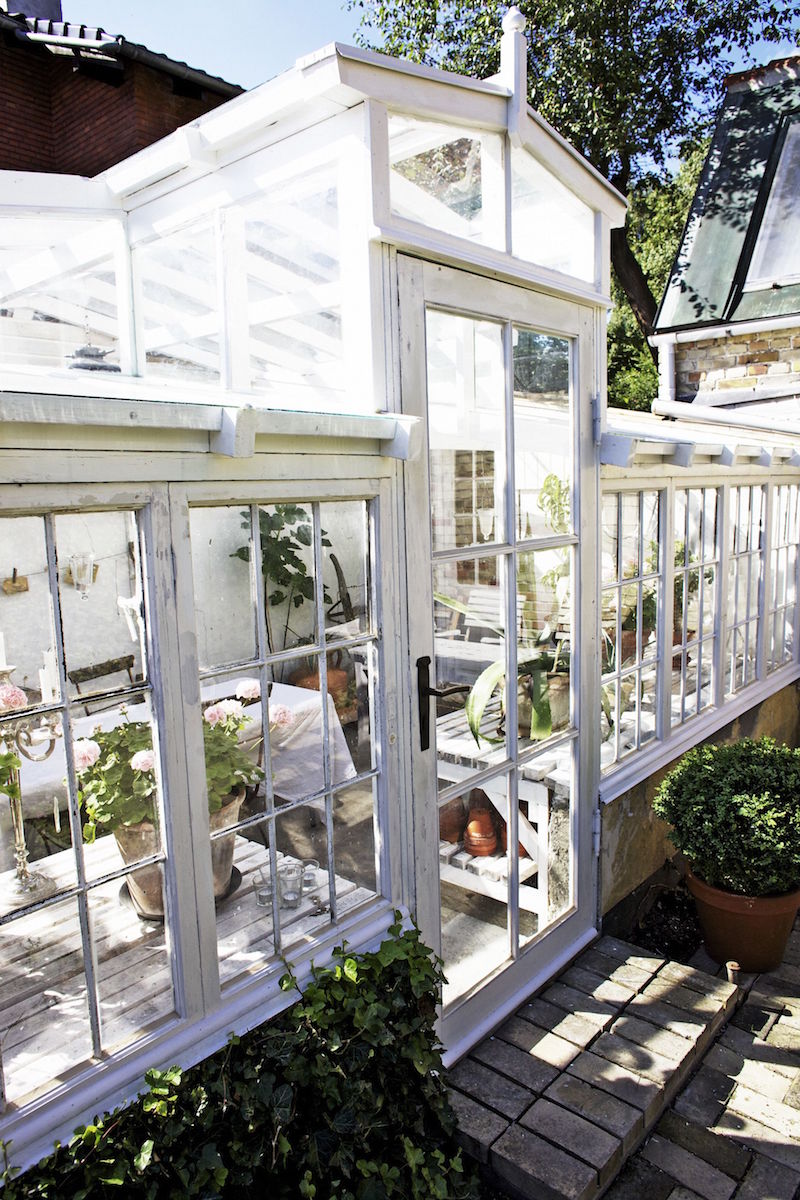 A_Dose_of_Simple_greenhouse_3