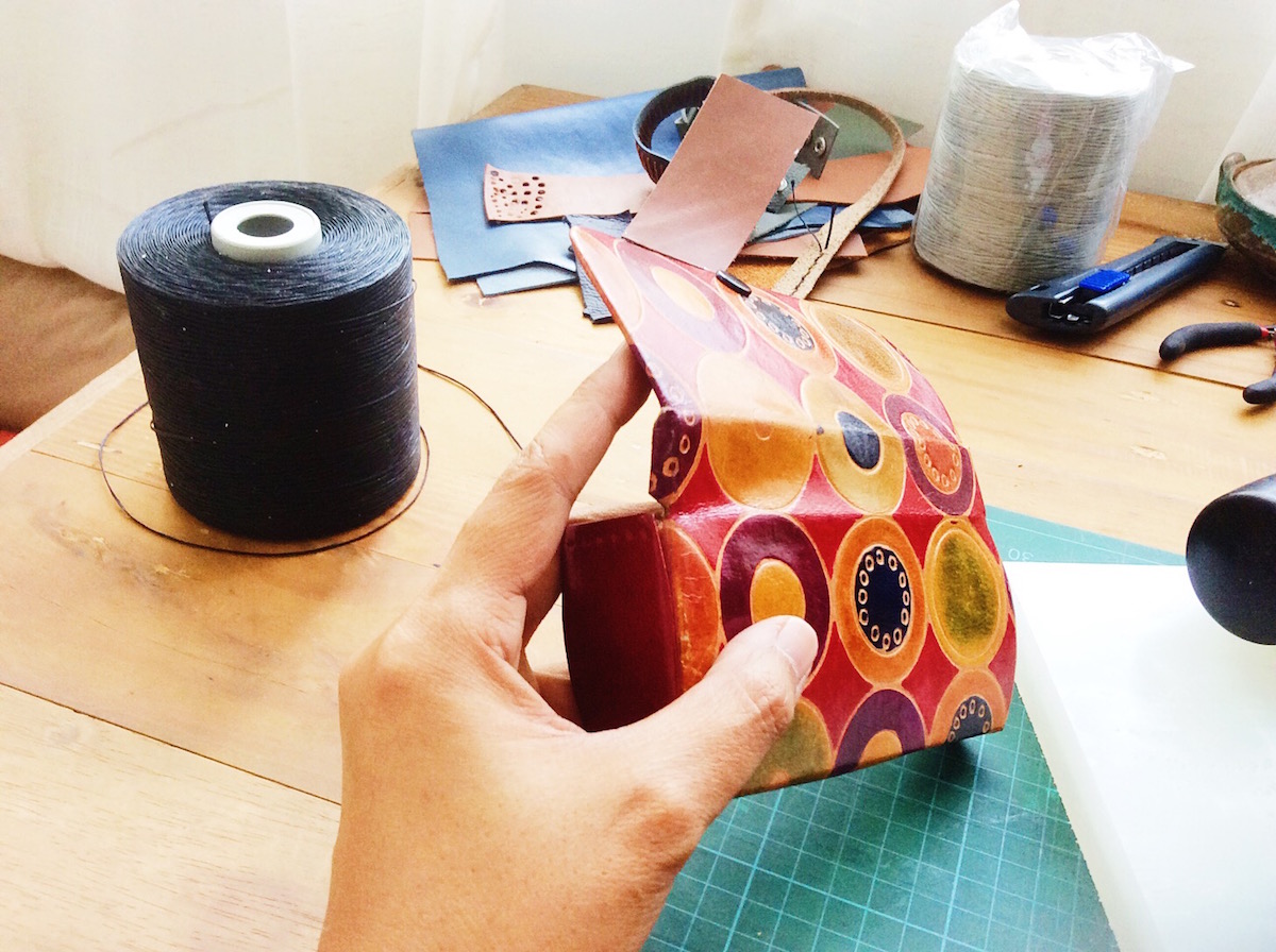 adoseofsimple_eyeglasses_holder_back